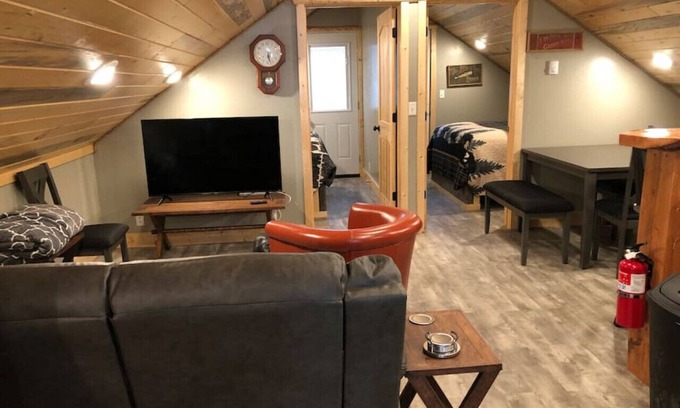 Island Park Cabin | Newly Built, Rustic Loft, Kitchen, Washer & Dryer