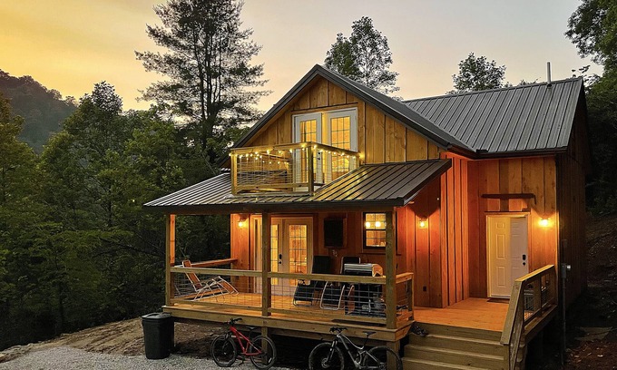 Stanton Cabin | Newly-built See Rocks Vista Cabin