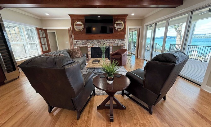 Mandana House | Newly Built! Skaneateles Level Lakefront-Ready to Rent!