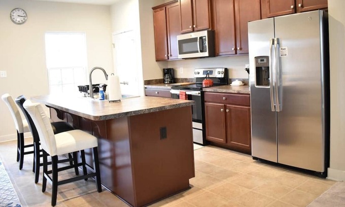 Potomac House | Newly built townhouse with all the amenities!