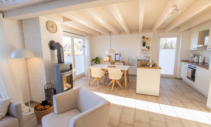 Nordhorn House | Newly built vacation home with many highlights (sauna, fireplace and first lake location)