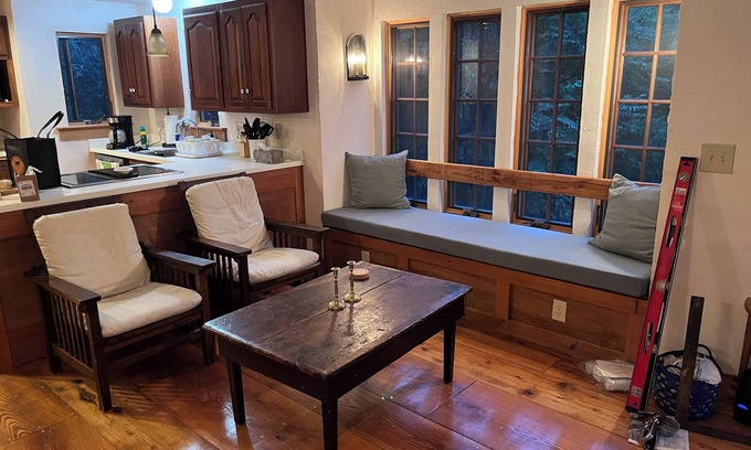 Shushan House | Newly constructed 2 bedroom stone ended Irish cottage in Shushan New York