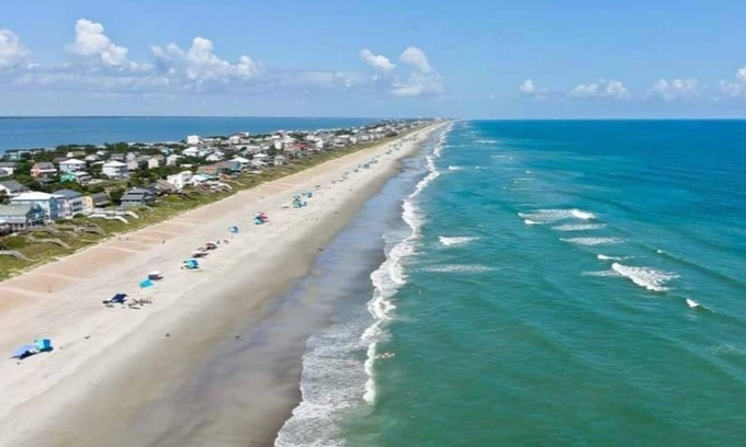 Emerald Isle Condo | Newly Constructed Luxury Condo! Peak Ocean Views, Steps away from Beach, Pool!