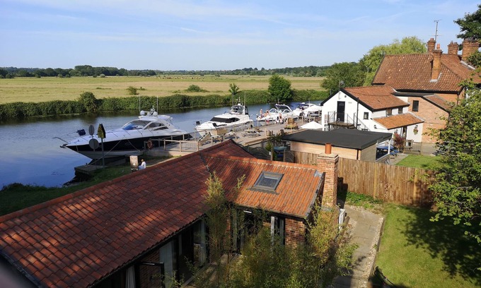 Norwich House | Newly converted barn in stunning riverside location on the Norfolk Broads