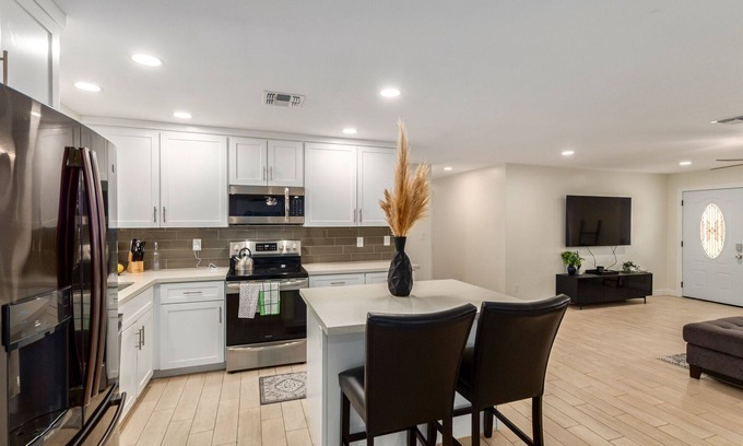 Mesa House | Newly furnished 3bed/2 bath with private pool and modern amenities