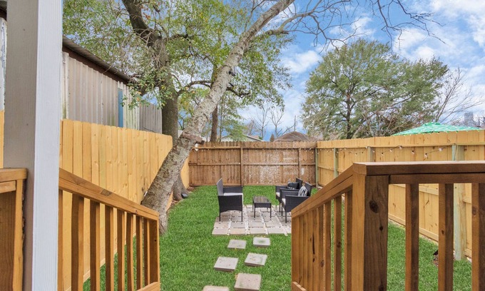 Northside House | Newly Furnished Home in Downtown - New Listing Discount