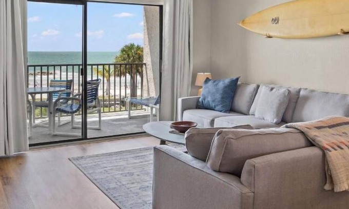 St. Pete Beach Condo | Newly Gorgeous Condo on St. Pete Beach.