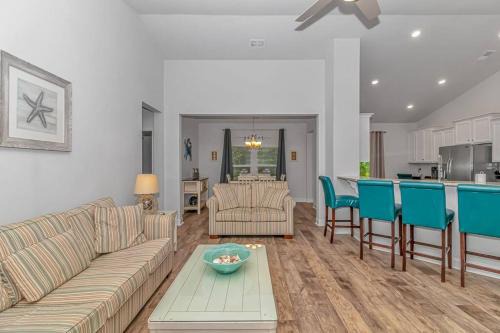 Red Hill House | Newly Listed - A Golfer's Paradise - Legends Golf