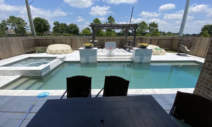 Houston House | Newly Listed Oasis