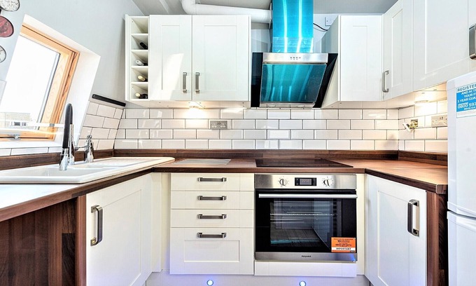 Thamesfield Apartment | Newly refurb (47 sqm/500 sqft) 1-bed Period Flat in Putney near River Thames