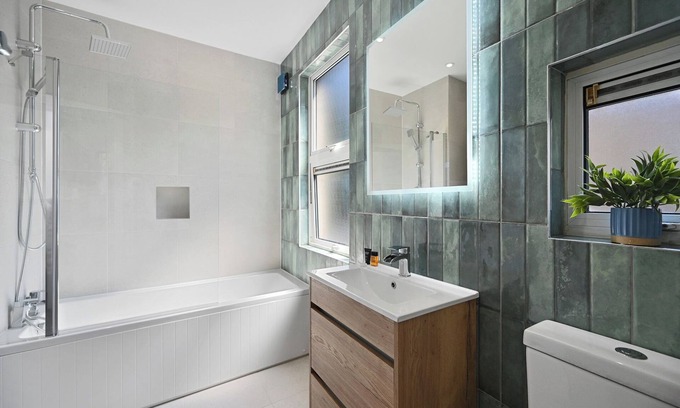 Harlesden House | Newly Refurbed 2 Bed Apartment 15 Minutes From West End