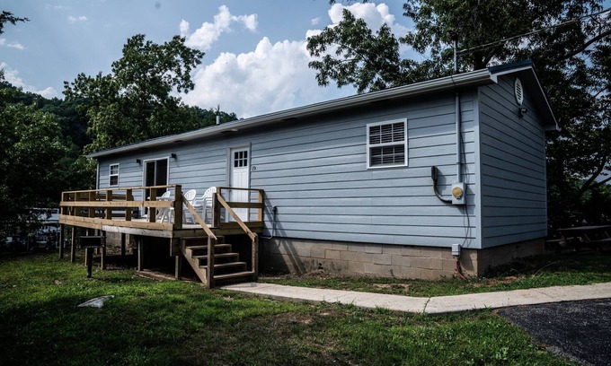 Albany Cabin | Newly Refurbished 2 Bedroom Duplex cabin in Albany, KY with Slip, Wi-Fi #19