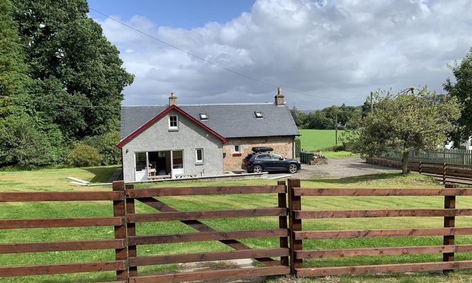 Arden Cottage | Newly refurbished beautiful 3 bedroom cottage; Loch Lomond
