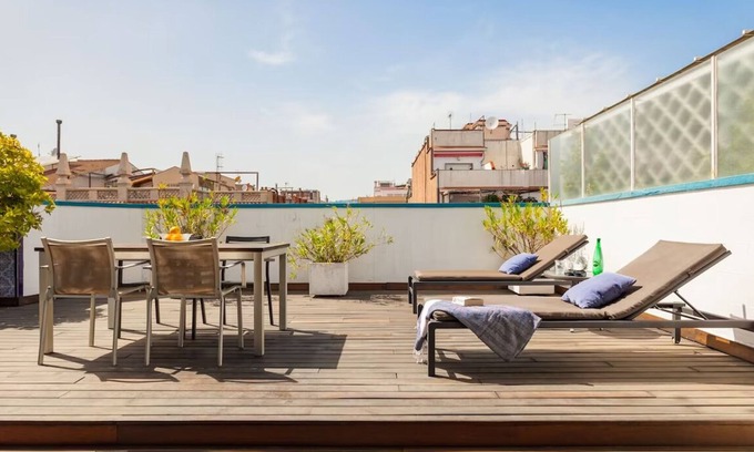 Sant Antoni Apartment | NEWLY REFURBISHED PENTHOUSE WITH TERRACE OF 130 m2 + 40 IN THE CENTER OF BARCELONA
