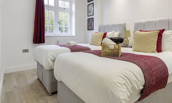 Rushmoor District Apartment | Newly Refurbished Superior 1 Bed 1 Bath Apartment