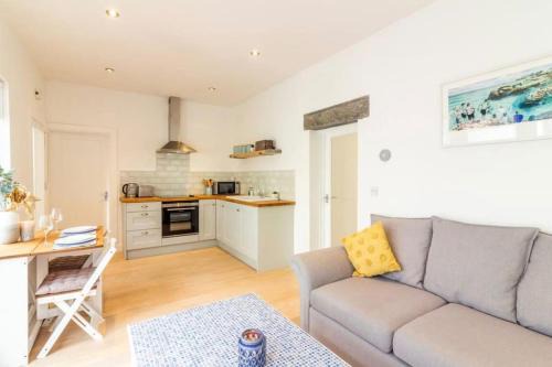 Blackrock Apartment | Newly Refurbished Traditional Cottage Blackrock