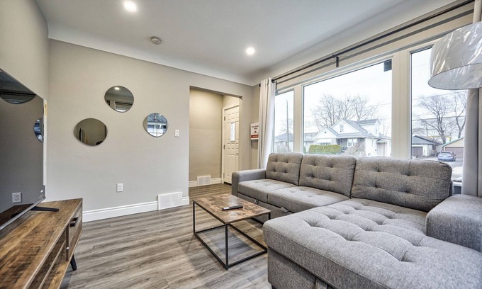Niagara Falls Apartment | Newly Relax Inn Walk to Falls U1