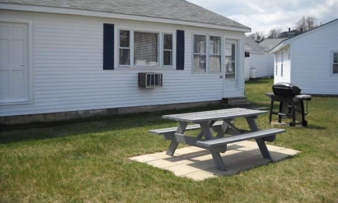 Wells Cottage | Newly Remodel Cottage, with View of Wells Beach 2 Minutes Away