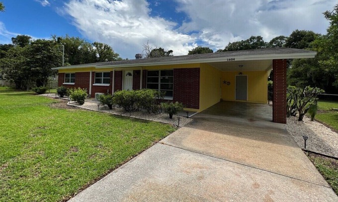 East County Civic Group House | Newly remodel Home w/ large private outdoor space