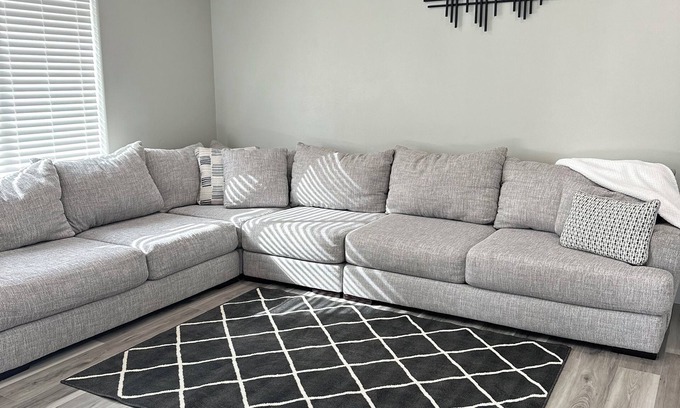 Roosevelt House | Newly remodeled 3 Bedroom Townhome
