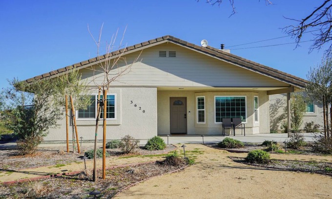 Paso Robles House | Newly remodeled 4-bedroom, 3-bathroom home with jacuzzi close to downtown Paso