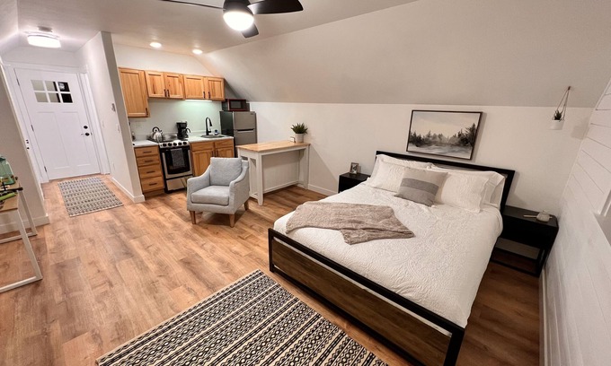 Boyd Acres Apartment | Newly Remodeled and Pet Friendly Private Studio