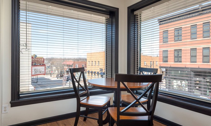 South Haven Apartment | Newly Remodeled Apartment in Downtown South Haven