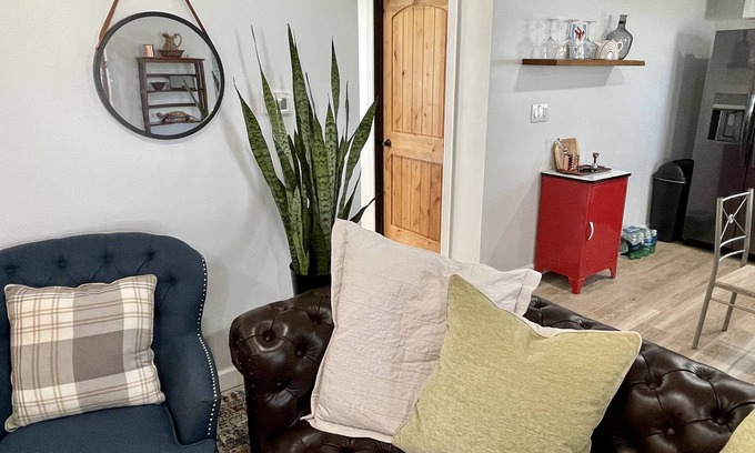 Indianapolis House | Newly remodeled, cheerful 4bd home on 3 acres!