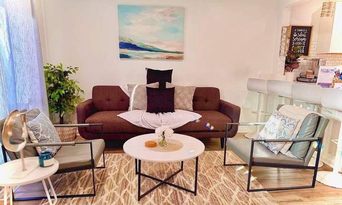 Toddville Road House | Newly Remodeled Clean Modern Home Near Uptown CLT, Airport & More!