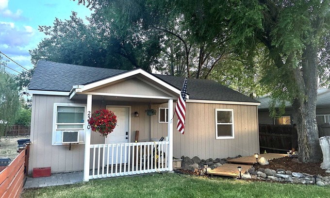 Yakima House | Newly Remodeled Comfy Cottage