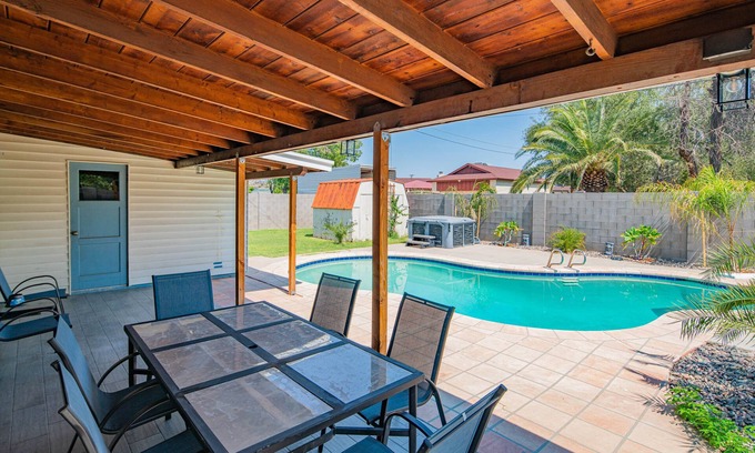 North Mountain House | Newly-remodeled desert retreat with pool & hot tub! Fun for the whole family!