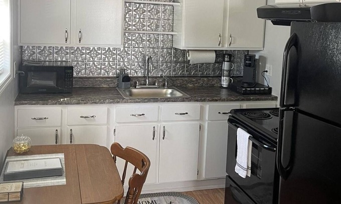 Farmers Apartment | Newly remodeled duplex’s