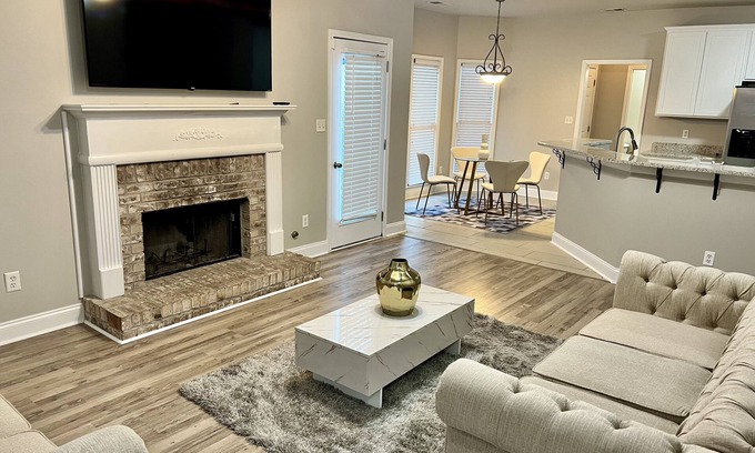 Clarkdale House | Newly remodeled entire home located near Braves Stadium