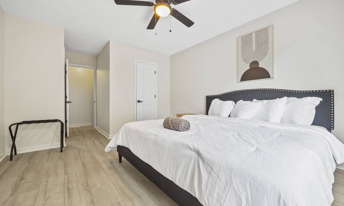 Smyrna House | Newly Remodeled Home By Truist Park/The Battery/ATL Braves Stadium