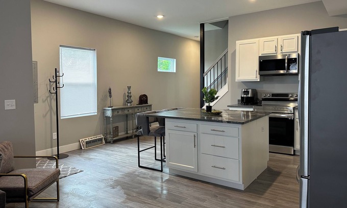 Lindenwald House | Newly remodeled Home ready for Guest!! Minutes from Spooky Nook!