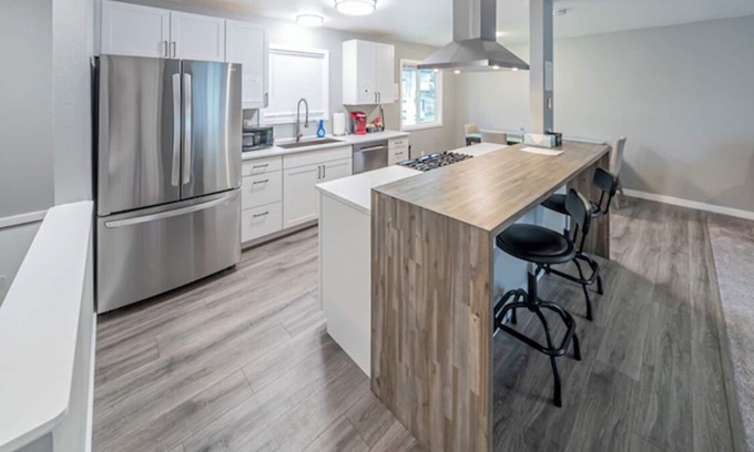 Campbell Park House | Newly remodeled home in Anchorage U-Med District