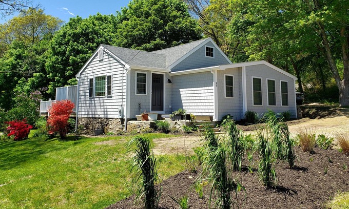Pawcatuck House | 🧭 Newly Remodeled Home Near Westerly and Mystic