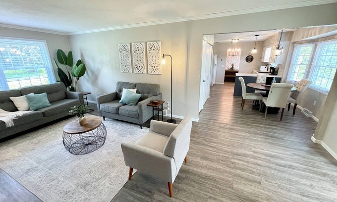 Bedford House | Newly remodeled home on big lot with sunroom, game room and grilling area!