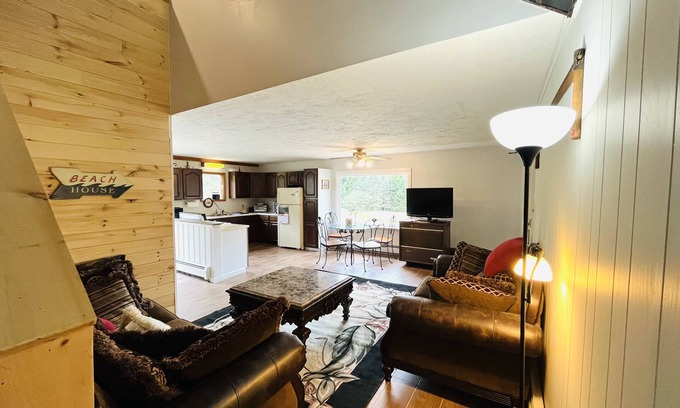 Austin House | Newly Remodeled home with Class A Trout Stream