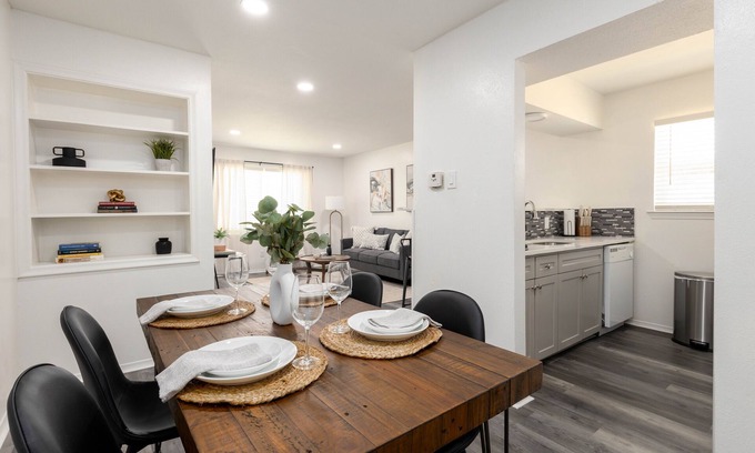 Irving Apartment | Newly Remodeled Irving GEM!