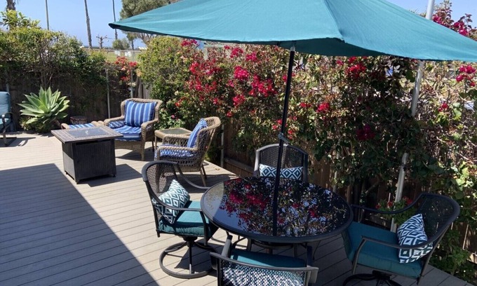Pierpont Bay House | Newly Remodeled Pierpont Beach Bungalow just a Short Walk to the Sand