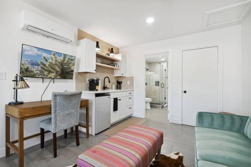 Cox Heights Apartment | Newly Remodeled Studio Minutes from Old Town