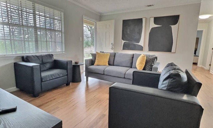 Uniontown House | Newly Remodeled Uniontown Stay