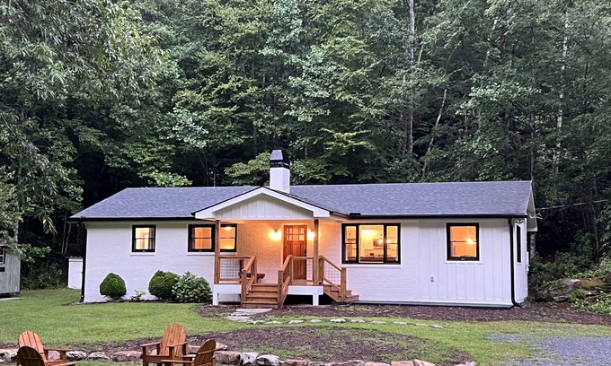 Cedar Mountain House | Newly remodeled cabin in DuPont State Forest between Brevard & Hendersonville