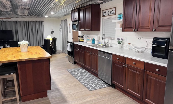 El Jobean House | Newly remodeled, 2bd/2bath, with a private boat slip on deepwater canal.