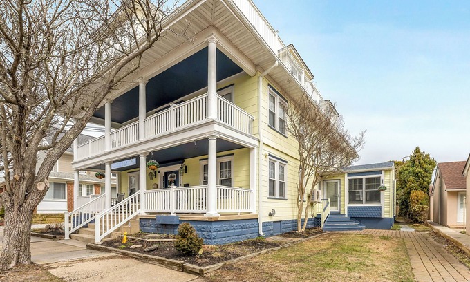 Wildwood Crest Apartment | Newly remodeled Crocus by the Sea Side Cottage close to everything & first floor