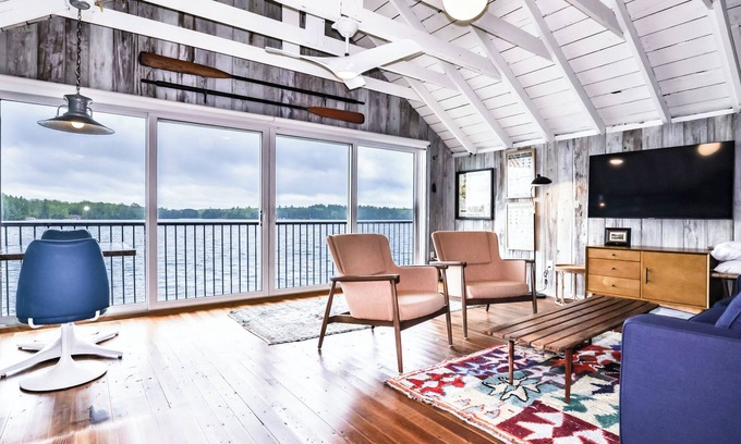 Lake Tomahawk Apartment | Newly Remodeled with amazing views on the Minocqua Chain of Lakes Cabin!