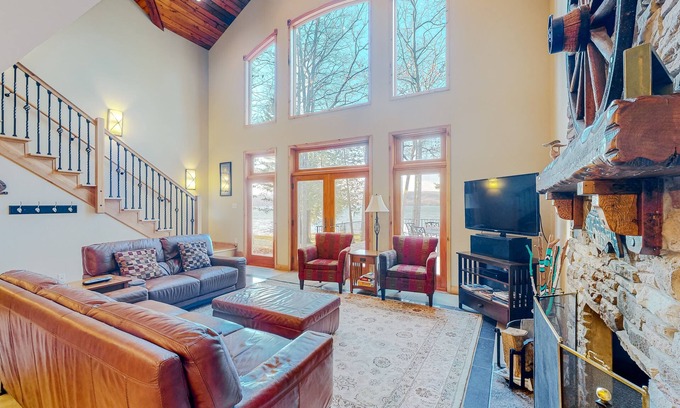 Empire House | Newly remodeled waterfront home on Little Glen Lake with deck, gas grill, AC