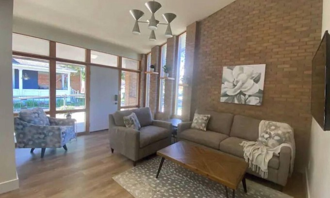 Tiffin Apartment | Newly remolded! Near Downtown DORA district!