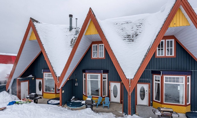 Silver Star Mountain House | Newly renovated townhouse - ski right to your door, Private hot tub, BBQ